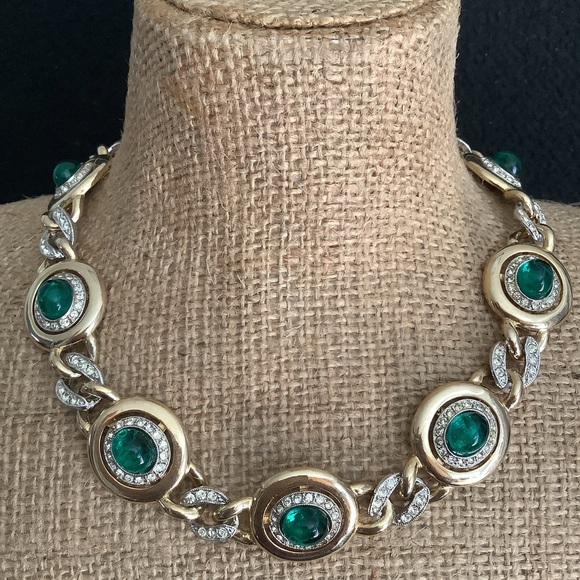 Elegant Kenneth Jay lane Emerald green cabochon stone &...